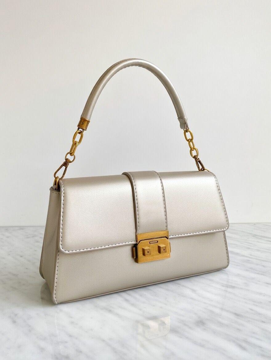 Bolsa Flap Prata Metálica